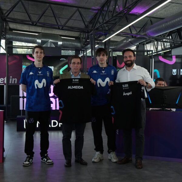 Martínez-Almeida recibe a los equipos finalistas de la LEC