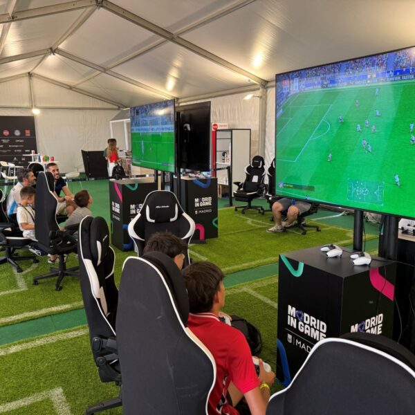 Madrid in Game lleva el torneo híbrido que combina fútbol físico y virtual ‘Esports + Sports’ al Estadio Metropolitano